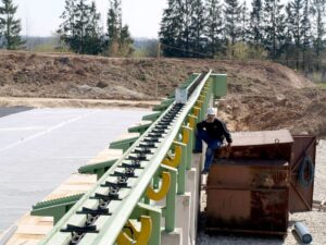 Log sorting equipment